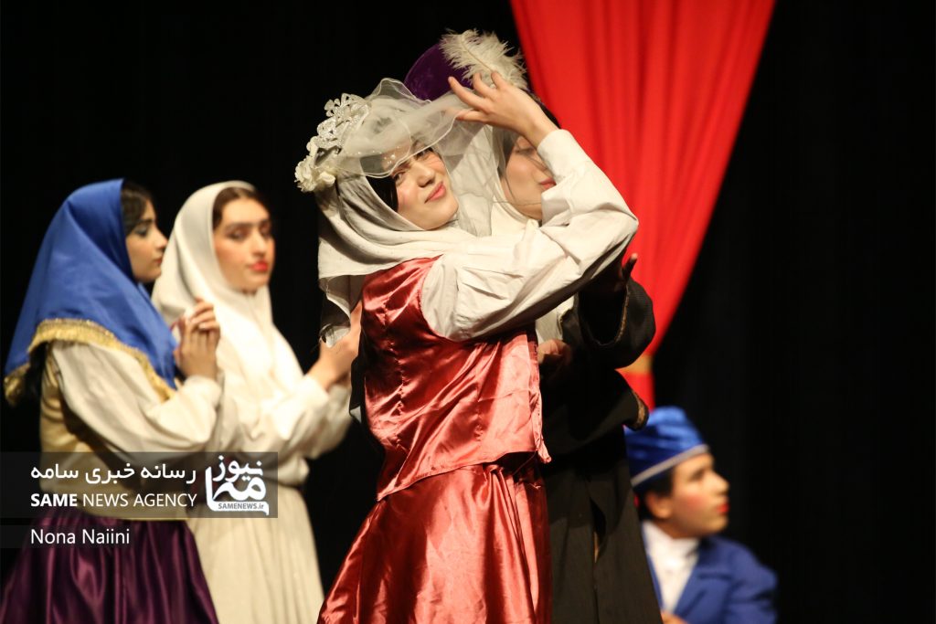 نمایش قهوه قجری با حضور هنرجویان آموزشگاه سینمایی اندیشه نو در سالن سنگلج تهران